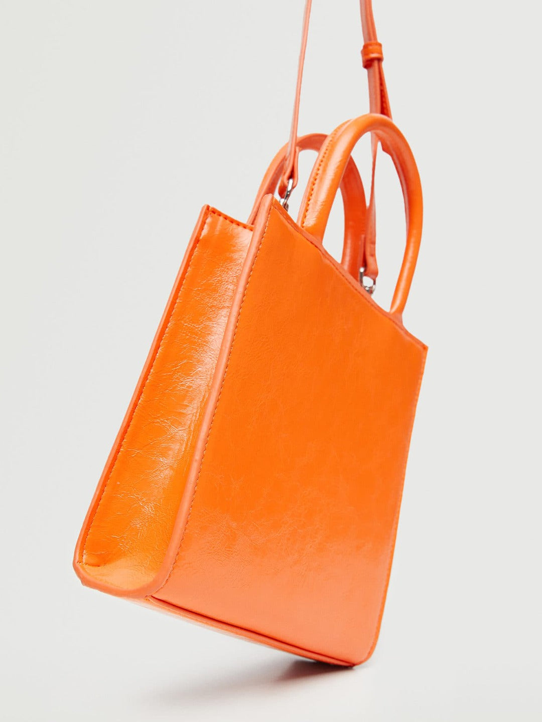 4e1fed05-0425-4c08-b739-a01fa75d61831668512666805-MANGO-Orange-Solid-Structured-Handheld-Bag-with-Detachable-S-5 Orange
